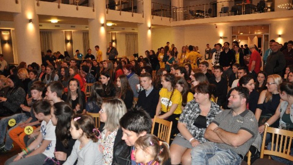 Studentský Apríles získal pro Světlušku přes 60 000 kČ